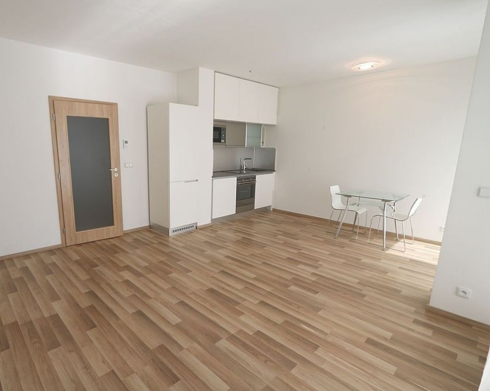 Byt 1+kk ul. Ke kříži, Praha 22 Uhříněves